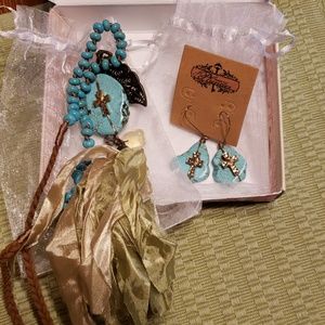 Jennie Earrings & Grace Neclace Set